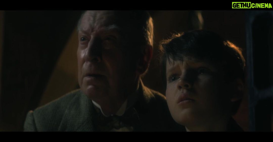 Benjamin Evan Ainsworth Instagram - Back in 2020, I joined the cast of The Sandman at Shepperton Studios to shoot the pilot, playing a young Alex Burgess. Almost 2 years later and the incredible world of @thesandmanofficial is streaming NOW on Netflix across the globe and I couldn’t be more proud to have played a small part in creating this show! #thesandman #netflix #thesandmannetflix #thesandmanuniverse #neilgaiman