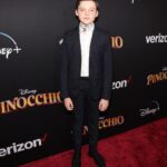 Benjamin Evan Ainsworth Instagram – What an amazing night at the World Premiere of Disney’s Pinocchio @waltdisneystudios This was such a proud moment for me and my family. @disneypinocchio is streaming NOW on @disneyplus 
.
.
.
.
.
Thanks to @fevmo and @theaistenes for styling me and to @jcrew for the amazing threads!