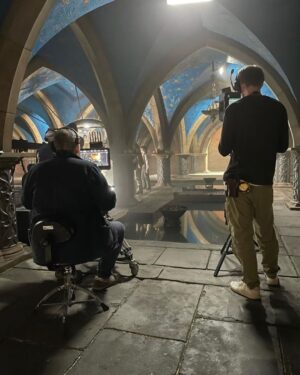 Benjamin Evan Ainsworth Instagram - Wow! The Sandman is the #1 show in 34 countries! Who’s watched it? If not, make sure to catch it this weekend! It was an amazing experience to play Alex Burgess in the pilot episode with such an incredible cast. Swipe across for a few behind-the-scenes pictures from my time on the shoot. #thesandman