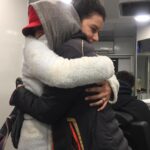 Beren Saat Instagram - Kadinlar beraber cikacak aydinliga. Sabirla, kararlilikla, ezmeden, çelmeden. Esas meselemizin cinsiyet esitsizligini gelecek kusaklara aktarmak isteyen ve ne yazik ki araç olarak da yine kadinlari kullanan; güçlü kadin figürleri hayatin her alanindan dislamaya niyet etmis, çag disi zihniyetle mücadele etmek oldugunu unutmadan. Atiye’nin yaratici ve üretken kadinlarindan gülümseyen bir 8 Mart albümü. Dünya Emekçi Kadinlar Günümüz kutlu olsun 🐝 #8martdünyakadinlargünü #march8internationalwomensday