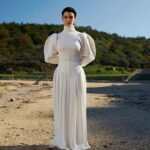 Beren Saat Instagram - Future is Bright... BE Forever 🖤🤍 @belcimbilgincom #MagnetQuarterly by @iremsent & @selimcancelik Fotoğraf / Photography: @serkansedele Styling: @mahizeraytas Production: @mugesarioglu Saç / Hair Stylist: @aliyilanci Makyaj / Makeup Artist: @cigdemyartasi Styling Asistanı / Styling Assistant: @muhammetbozkurtt Saç Asistanı / Hair Assistant: @huseyinnaltunn
