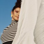 Beren Saat Instagram - Born to fly🐝 #lofficielturkiye Photographer @tugberk_acar Stylist @tugcebahcıvangil Hair stylist @ibrahimzengin Make-up artist @cigdemyartasi