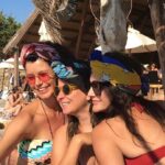 Beren Saat Instagram - 💖💙💛 Repost: @mugesarioglu #surroundedbylove #tukutukum #momoalacati