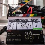 Beren Saat Instagram - Yeni Ay’da basladik cekimlere, Atiye’nin mucizeleri yine bizimle. Aylar süren bekleyisten sonra tüm tedbirler alindi ve yeniden basladik üretmeye! Atiye’nin ilk sezonuna gosterdiginiz ilgi, sevgi ve destek icin emegi gecen herkes adina cok tesekkur ederim. 3. Sezon yaratici ekibimize ve tüm çalisma arkadaslarima hayirli, ugurlu olsun 🍀 #atiye #thegift #netflix #netflixturkiye #ogmpictures