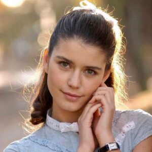 Beren Saat Instagram - 👁 🙏🏻#thewomenwhomadememorehuman 💫#benidahadainsanyapankadinlar