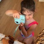 Beren Saat Instagram - Kiz çocuklarinin esit firsatlara sahip oldugu, kendini güvende hissettigi bir Dünya dilegiyle... Dünya kiz cocuklari günü kutlu olsun 💕🤸🏻‍♀️👩🏻‍🎤👩🏻‍🦽🏃🏻‍♀️🧑🏽‍🎓👩🏻‍🔬 #october11th #theinternationaldayofthegirl #dünyakızçocuklarıgünü #girlswillchangetheworld