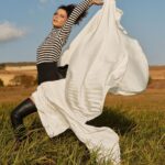 Beren Saat Instagram - Born to fly🐝 #lofficielturkiye Photographer @tugberk_acar Stylist @tugcebahcıvangil Hair stylist @ibrahimzengin Make-up artist @cigdemyartasi