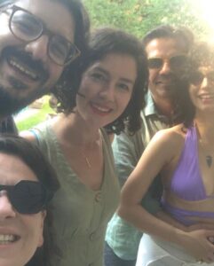 Beren Saat Instagram - Sunday at the bar with my lila bikini 💜 happy birthday Ayfer 🥂 Esra’s yummy pasta 🍝 @directmessagesw 📸: @ayferdonmez