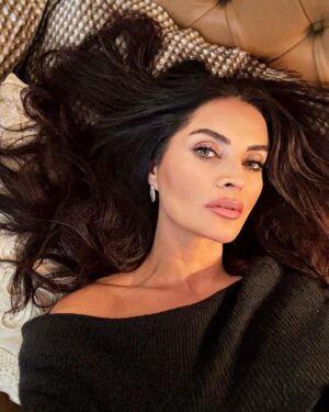 Betül Şahin Instagram - Hang in there🌀