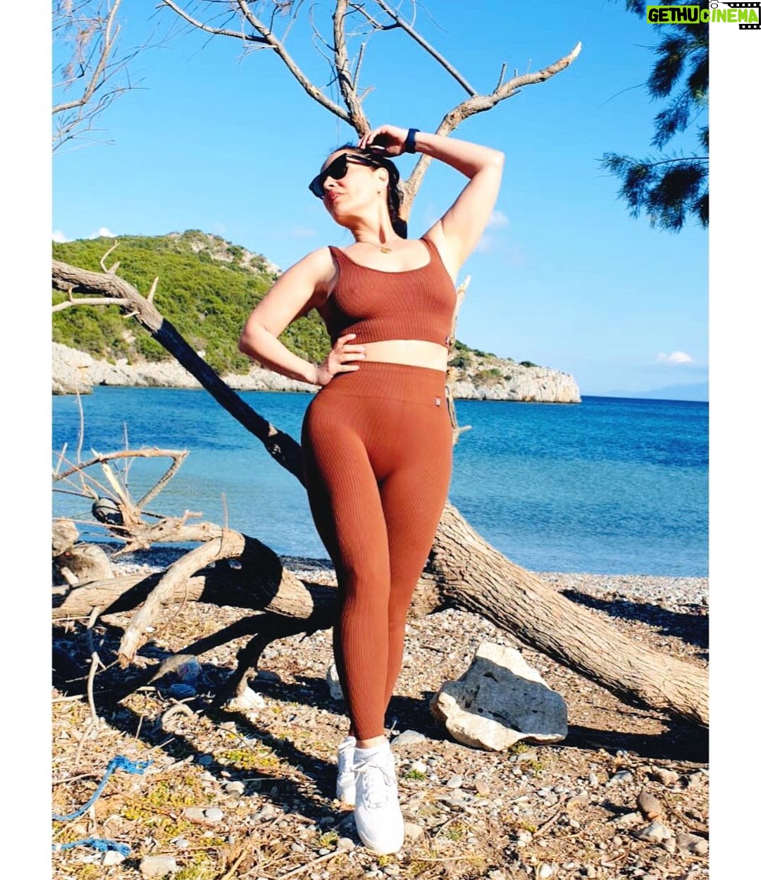 Betül Şahin Instagram - Bütün sanat, doğanın bir taklididir