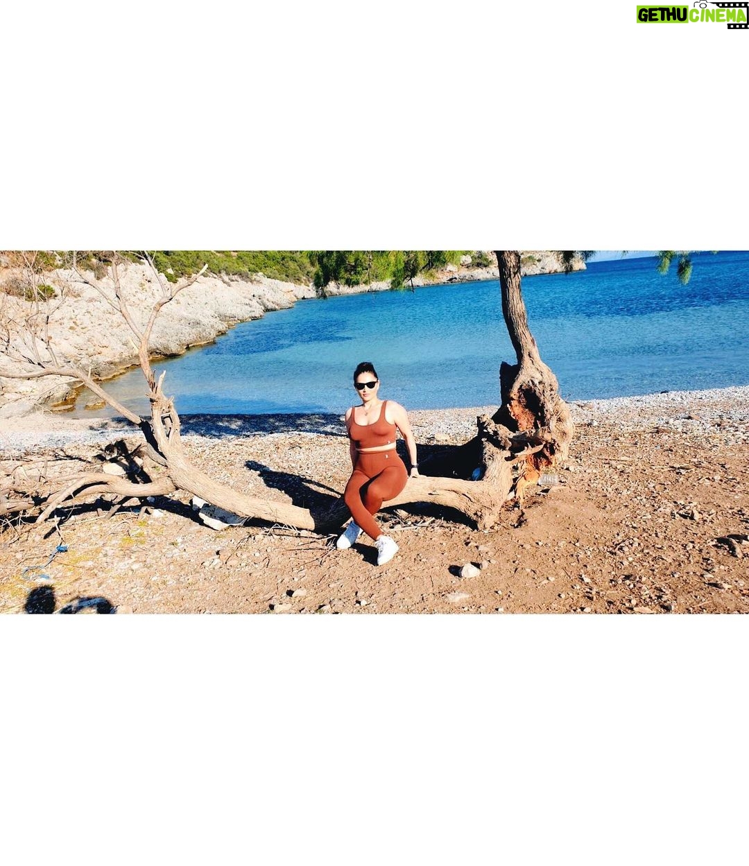 Betül Şahin Instagram - Bütün sanat, doğanın bir taklididir