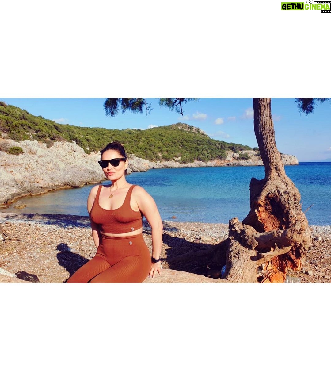 Betül Şahin Instagram - Bütün sanat, doğanın bir taklididir