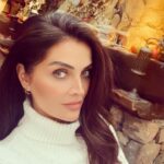 Betül Şahin Instagram - Cesaret olsun sevginizde. Sevginizle gitmelisiniz size korku salanların üzerine. Bir yıldızın ışığı parlasın sevginizde! Umudunuzun adı şöyle olsun; “Keşke üstinsanı doğursam!” #böylededizerdüşt #nietzsche
