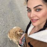 Betül Şahin Instagram - Sevsinler seni🐶🦮🤎