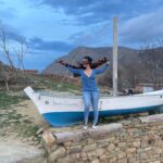 Betül Şahin Instagram - Rüzgarın yolculuğu yüzünde başlar, alır götürür seni bir başka diyara...💨