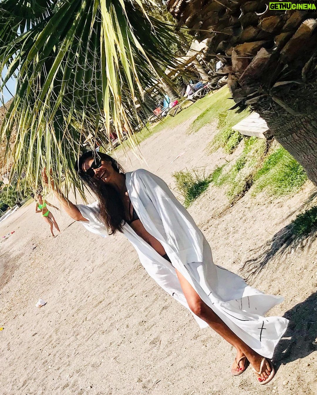 Betül Şahin Instagram - İyi bir yolcunun belirlenmiş bir planı yoktur, ve ulaşmaya da niyeti yoktur.