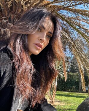 Betül Şahin Instagram - Güneş altındaki hiçbir şey tesadüfi değildir🌞☀️