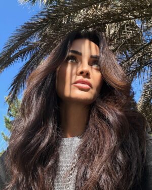 Betül Şahin Instagram - Güneş altındaki hiçbir şey tesadüfi değildir🌞☀️