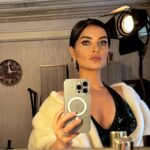 Betül Şahin Instagram - Backstage 🎥 Makeup @eliffelverr #backstage