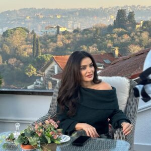 Betül Şahin Instagram - 😉💛