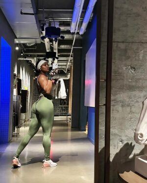 Bethany Clayton Instagram - Becoming a gym girlyyyy 💪🏾💓 #myhappyplace #gymbae