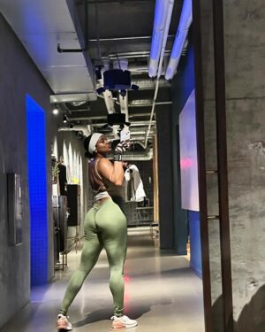 Bethany Clayton Instagram - Becoming a gym girlyyyy 💪🏾💓 #myhappyplace #gymbae