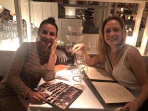 Betina O'Connell Instagram - Que la vida nos encuentre siempre así disfrutando!!! Te quiero Ele!! !!!!Feliz cumple Amiga!! !!!!!