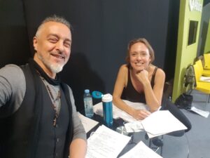 Betina O'Connell Instagram - Grabando con mi Amigo PROL!!!
Radio teatro iconquistable ❤️