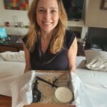 Betina O'Connell Instagram - Gracias @cottonandmart 🤍El mejor regalo para el día de la madre!! Aromas que te hacen sentir especial con notas de té, aroma a rosas, arándanos, vainilla o la fragancia que más combine con vos!!