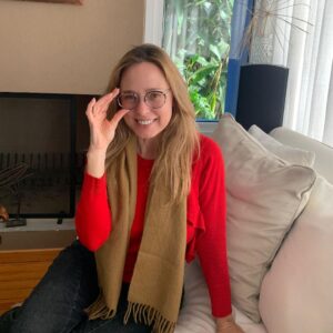Betina O'Connell Instagram - Disfrutando de mis nuevos anteojos fotocromáticos. Graciass @opticadeltalux  @zeissvisioncare_argentina  #PhilipeRosset