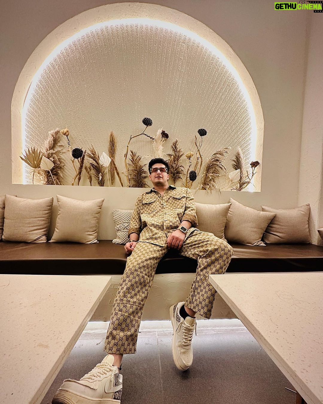 Bhavin Bhanushali Instagram - @gingin.rooftoplounge is all yours from Today (27-12-2023). If you’re in Andheri, you don’t wanna miss the tastiest food and drinks with the perfect ambiance ❤️ Andheri West