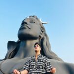 Bhavin Bhanushali Instagram – Mujh me Shiv, tujh me Shiv, Rag Rag me Shiv… Hum sab me Shiv ❤️
@sadhguru @isha.foundation Adiyogi Shiva statue