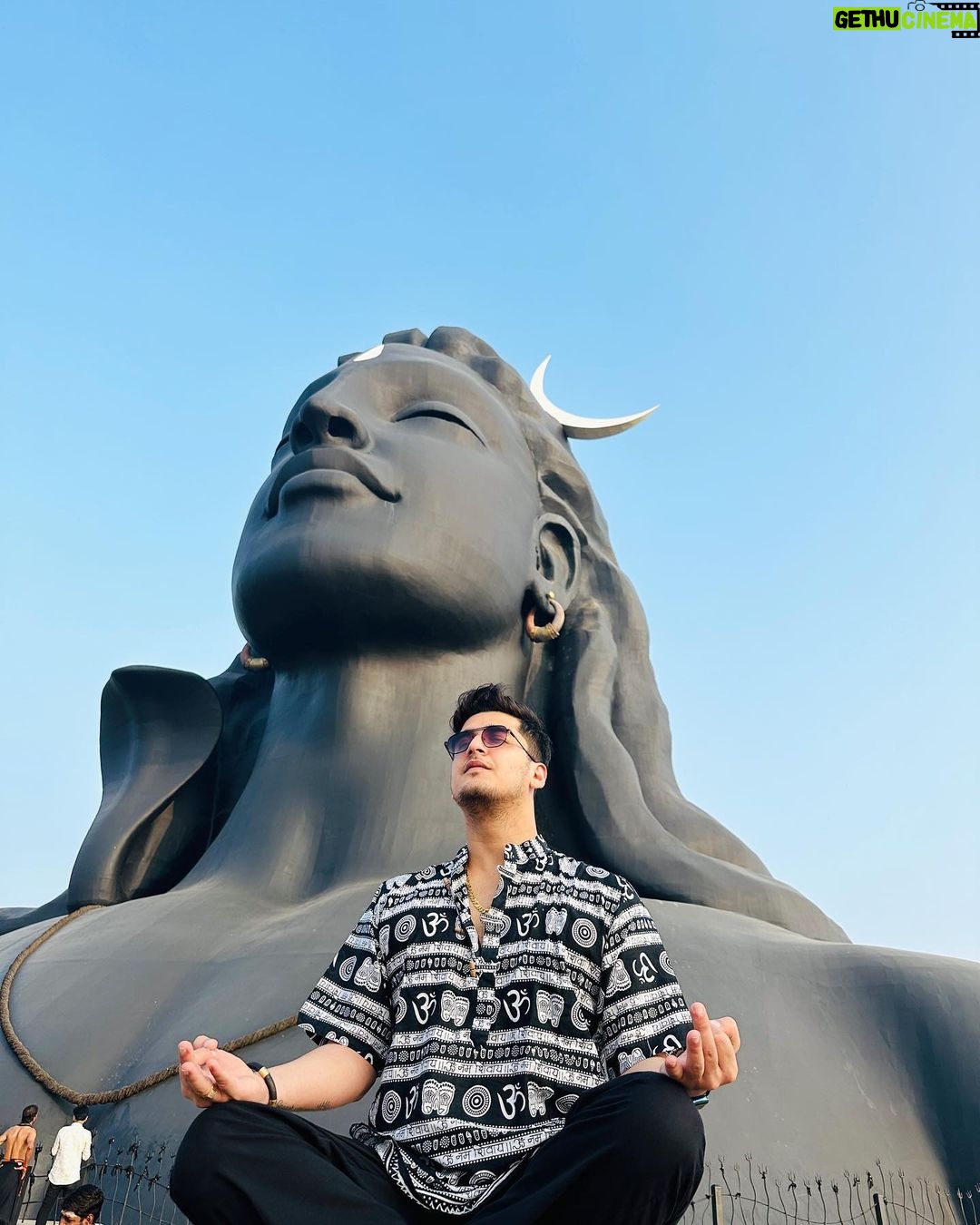 Bhavin Bhanushali - 425.1K Likes - Mujh me Shiv, tujh me Shiv, Rag Rag me Shiv… Hum sab me Shiv ❤️
@sadhguru @isha.foundation