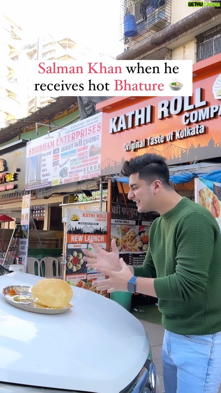 Bhavin Bhanushali Instagram - Bhai in the wild 👅😂 #foodie #starwars #bollywood #bollywoodbail #bollywoodbooboo #bollywithbhavin #bhaverese #bhavsena