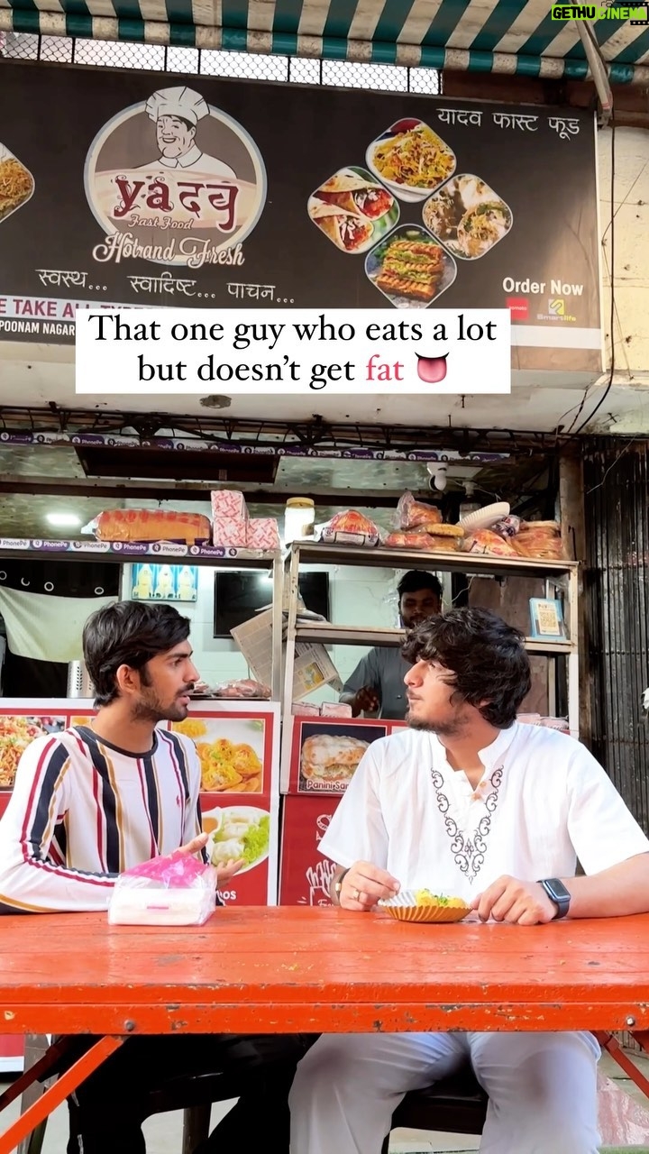 Bhavin Bhanushali Instagram - Tag that friend jo Mota hi nahi hota 😂 @sidd_parmar2001 #bollywood #bollywoodbail #starwars #bollywoodbooboo #bhaverese #bollywithbhavin #bhavsena