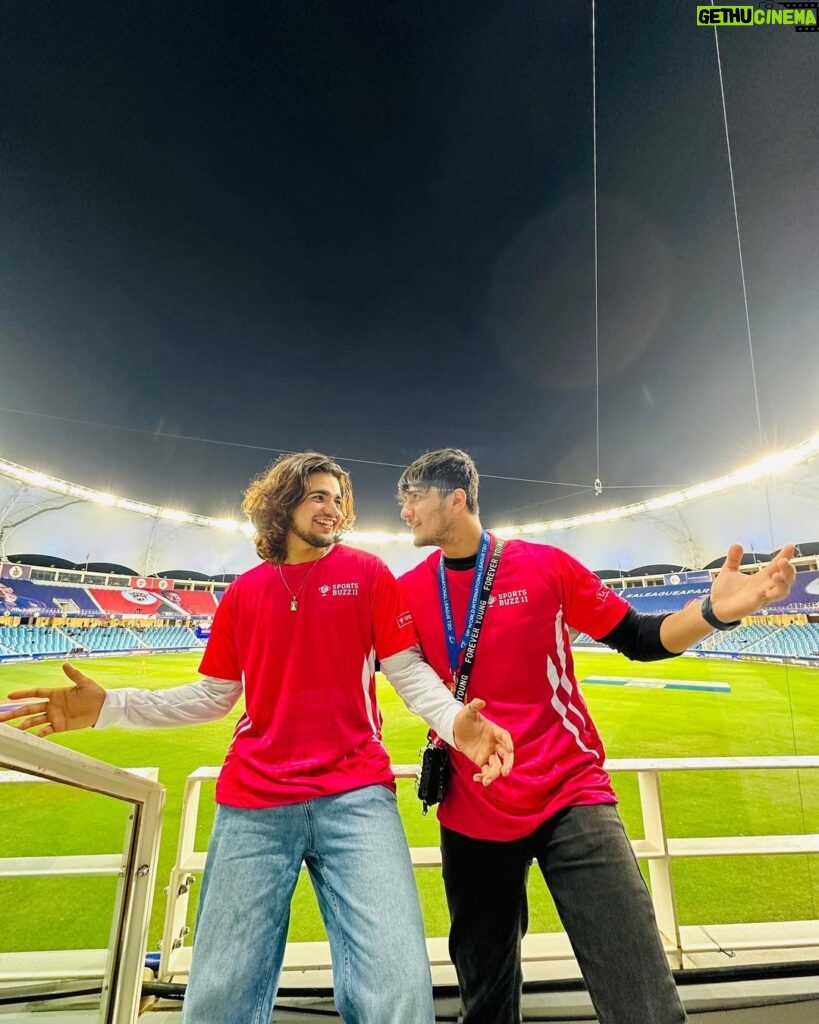 Bhavin Bhanushali Instagram - Guys who Grow together Glow together ❤️ Use our personalised coupon codes: BHAVIN100 and VISHAL100 @sportsbuzz.11 @tgbtroop #buzzmakers Dubai International Stadium