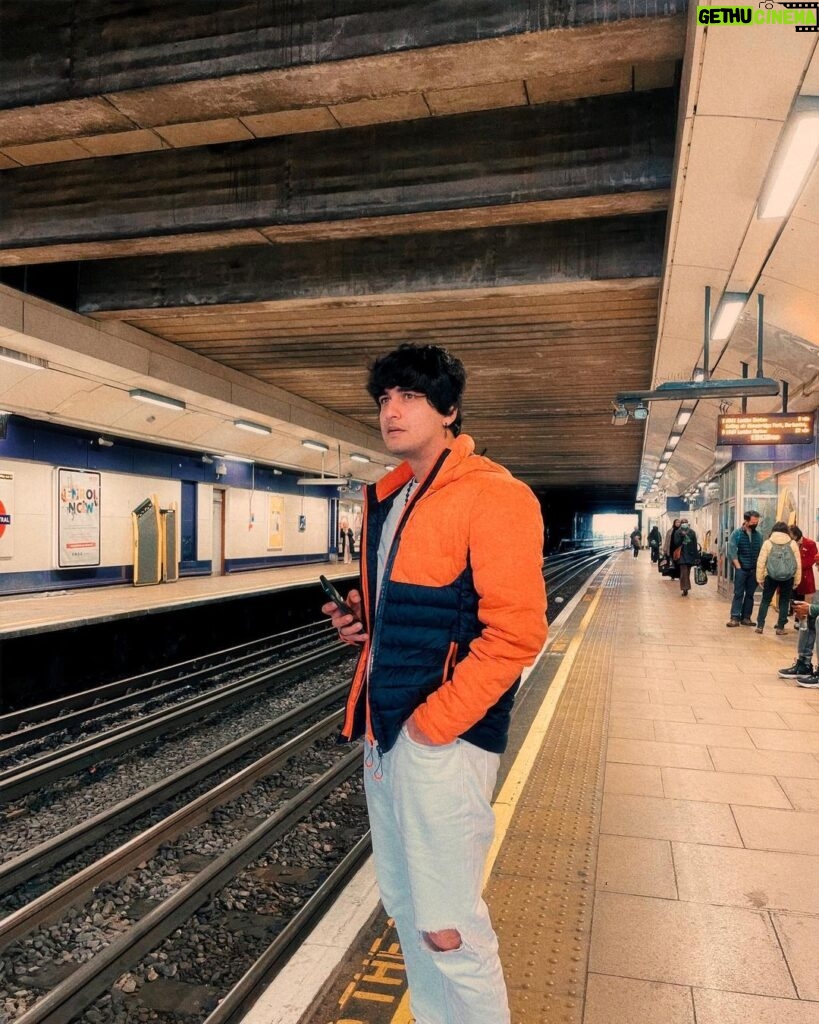Bhavin Bhanushali Instagram - Waiting for you at the Station ❤️ London, United Kingdom