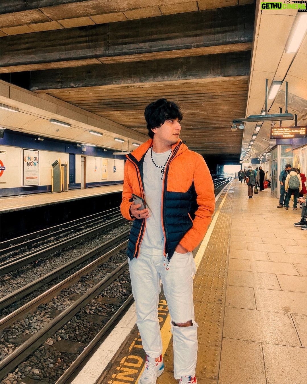 Bhavin Bhanushali Instagram - Waiting for you at the Station ❤️ London, United Kingdom
