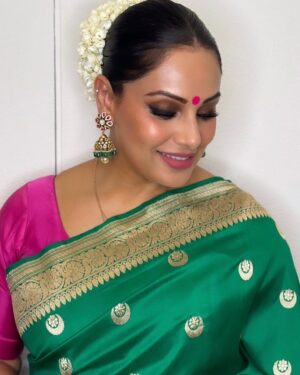 Bipasha Basu Instagram - ❤️🧿
. 
.
.
.
.
.
Outfit - @raw_mango 
Stylist - @eshaamiin1 
Jewels - @anmoljewellers 
Makeup - @divyachablani15 
Hair - @hairbyykaushall