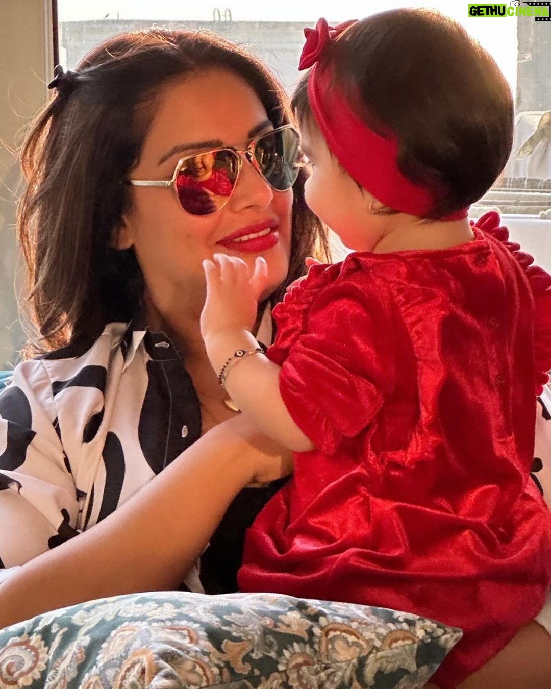 Bipasha Basu Instagram - Just 2 chatterboxes … chatting away ❤️🧿
