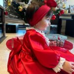 Bipasha Basu Instagram - This Christmas Santa has a new helper who brings with her the gift of joy and love for all❤️🧿 Merry Christmas ❤️