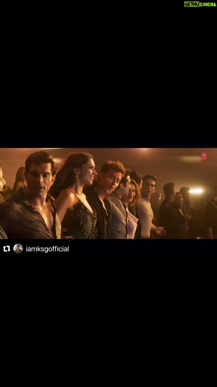 Bipasha Basu Instagram - Grooving to it already guys 💃🏻🧿 Ready to rock and roar! 🪩 #SherKhulGaye song OUT NOW: https://bit.ly/SherKhulGaye #Fighter #FighterOn25thJan @hrithikroshan @deepikapadukone @anilskapoor @S1danand #KevinVaz @ajit_andhare @mamtaanand10_10 @ramonchibb @ankupande @vishaldadlani @shekharravjiani @bennydayalofficial @shilparao @Kumaarofficial @boscomartis @caesar2373 @iamksgofficial @akshay0beroi @viacom18studios @marflix_pictures @tseries.official #FighterMovie