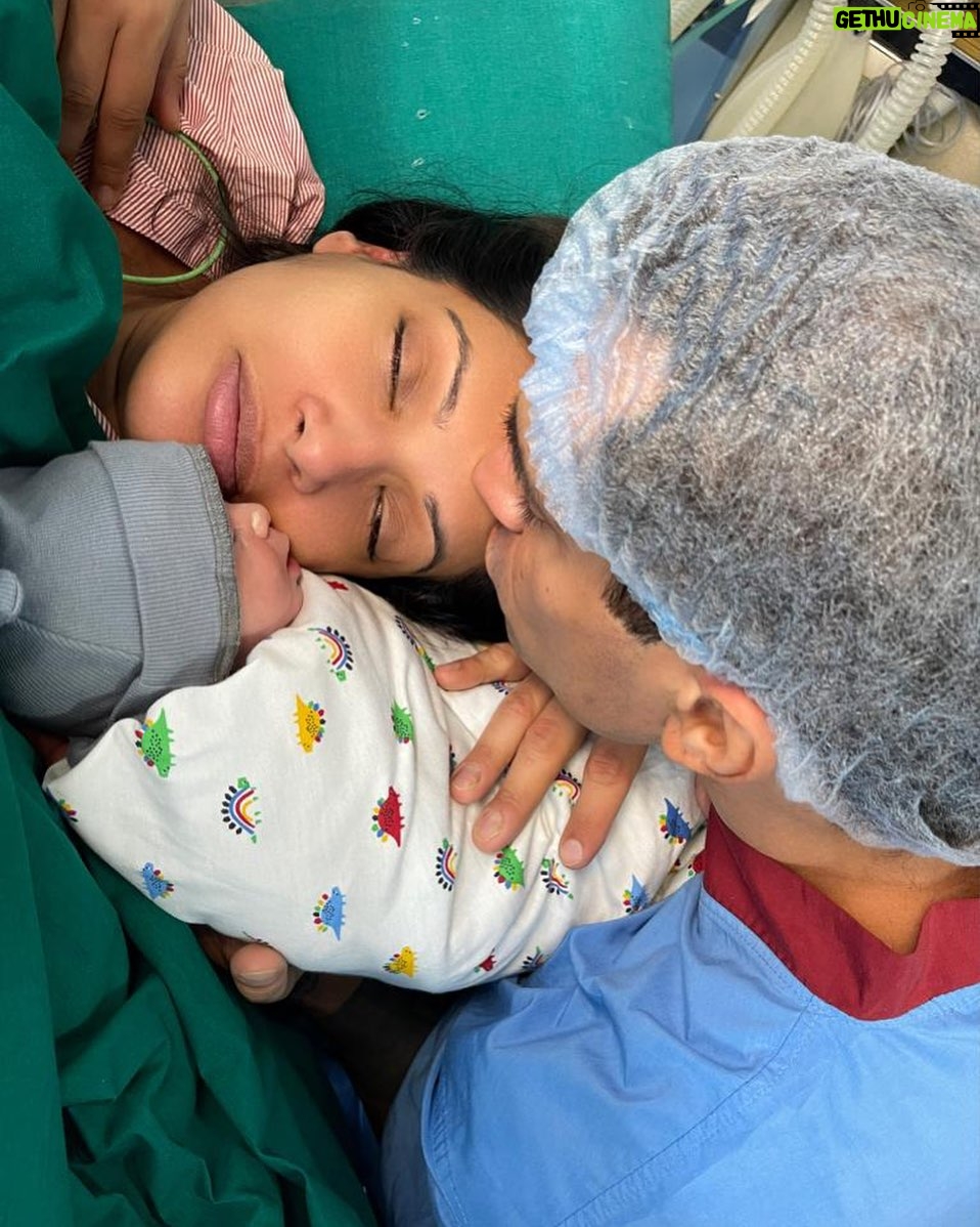 Bipasha Basu Instagram - The magic of birth❤️9 months in mamma’s belly and now today Devi is 1 year old. This time has been the most amazing time of our lives❤️ Looking forward to many many adventures with our little goddess Devi. I always wonder at the magical things around her… and now her first birthday and Diwali being on the same day❤️🙏🧿She is truly Ma’s mishti blessing to us 🙏Our Lakshmi Ma ❤️🙏 Happy Diwali to everyone ❤️Thank you for the love and blessings for Devi and us 🙏So grateful 🙏🧿 #deviturnsone #grateful #mishtidevi