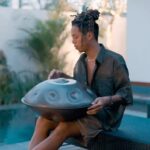 Birdy Nio FS Instagram - My night vibe in Uluwatu , bring some waves and wind into my music. 烏魯瓦圖的夜晚，很適合把這樣的旋律撒進風裡，然後讓山海把它釀成一抹神話。 這樣就能在這片風景裡擁有自己的故事，聽見自己的聲音。 F#2 Nordly 17 made by @gios.instruments Shot in Sony A7S3 @sonytaiwan #handpancommunity #handpan #pantam #handpanplayer #ハンドパン #用心流浪 #好好生活 #忙裡偷閒 #防曬不要擦太多 #好好寫字 #好好拍照 #好好畫畫 Bingin