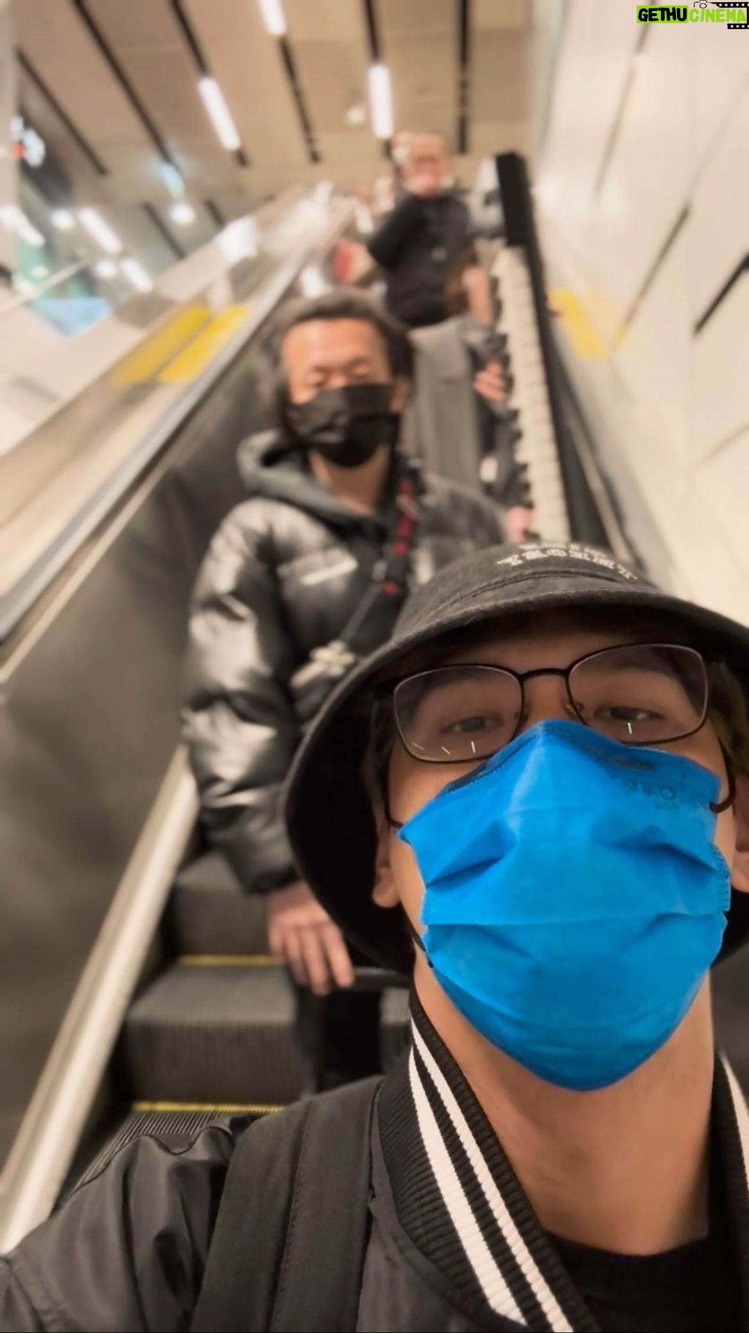 Birdy Nio FS - 16.7K Likes - 一個毒誓換來了一首歌
這首歌的名字叫做
「我知道那些愛都會是真的 只是你現在沒有那麼愛我了」
#說走就走