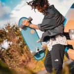 Birdy Nio FS Instagram - 初夏的樣貌。 陰鬱的午後，衝浪板被工作淹沒，只剩滑板勉強能當個浮木，讓我載浮載沈的在城市的汪洋裡漂流，每個等浪的日子裡，其實都在期待下一次出走的藉口。 給自己理由待在原地，不如給自己藉口出走，浪花終究不會盛開在寂寥的都市沙漠裡。 Photo by @birdynio and @linkenji329 #用心流浪 #好好生活 #防曬不要擦太多 #浪人 #ontheroad #travel #wild #roadtrip #lifestyle #mountain #clouds #forest #adventures #landscapephotography #explore Taipei, Taiwan
