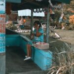 Birdy Nio FS Instagram - 出走的期間，總是喜歡觀察旅人在每個場景裡的樣子，每個人都有屬於自己的角色和故事，若只是漫不經心的任由他們擦身，那就像過往多不勝數的美景一般平乏無味，但若看見他們，那再平凡的風景也能變得深刻，就是一部電影，一場戲，或是一個故事。 沿途的每個陌生人物和場景，一直都是流浪時最棒的禮物，我尤其喜歡搭車或是移動的時候，坐在後座，任由場景不停地更迭，角色不停的錯身，當你拿著相機，你得在一個紅燈的時間內找到一個角色，或是一個路口裡發現一個故事，又或是從建築物中看見一道光，偶爾當你找到他們時，他們早已遠去，只能在須臾之間感慨，然後再次拿起相機重新搜尋未知的劇本。 不也是如此，在生命裡錯過的人事物，其實也沒什麼好留戀的，錯過就錯過了，但是眼前總會有新的場景等你探索，新的故事等你發現，也將會有新的人等你遇見，於是「錯過」只是一條通往名為「遇見」的路，Thats why we traveling. When I traveling, I always like to observe travelers in each scene. Everyone has their own character and stories. If you just let them pass casually, it will be as boring as some beautiful scenery in the past, tasteless, but if you found them, the ordinary scenery can become beautiful, also become a movie. The best gift for traveling is always the strange character and scenes. I especially like to sit in the back seat when the car is moving, and let the scenes and the characters passing by fast. Grab the camera, you have to find a character in a red light time, or find a story in an intersection, or catch a light from buildings, sometimes, when you find them, they are already pass by, we can only sigh with emotion for a moment, and then pick up the camera to search for the unknown script again. Life goes on ,people and things we missed in life are actually nothing regretful for. If you miss it, you miss it. But there will always be new scenes waiting for you to explore, new stories waiting for you to discover, and there will be new people Waiting for you to meet, so ”miss“ is just a road leading to ”meet“, That’s why we traveling. Stay romantic. Pic by @birdynio Shot in Sony A7S3 @sonytaiwan Bohol, Philippines