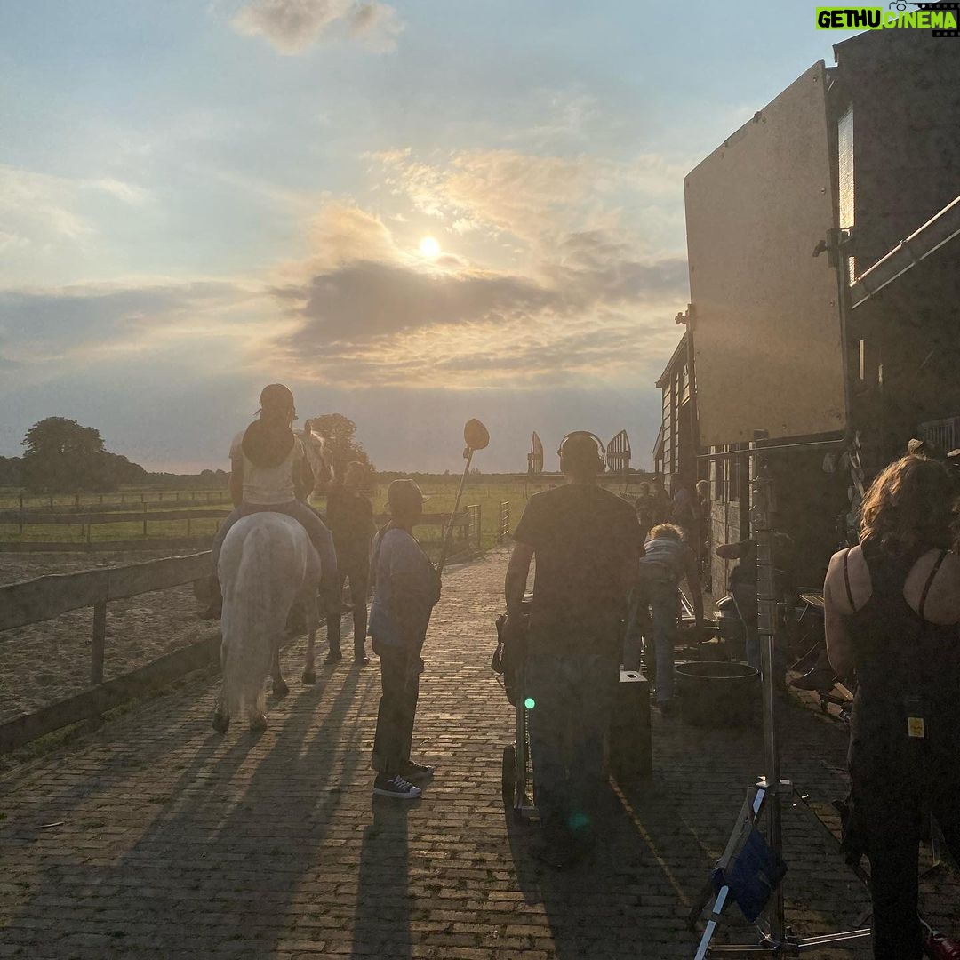 Bo Maerten Instagram - 🎥 elke dag op set met 🐴