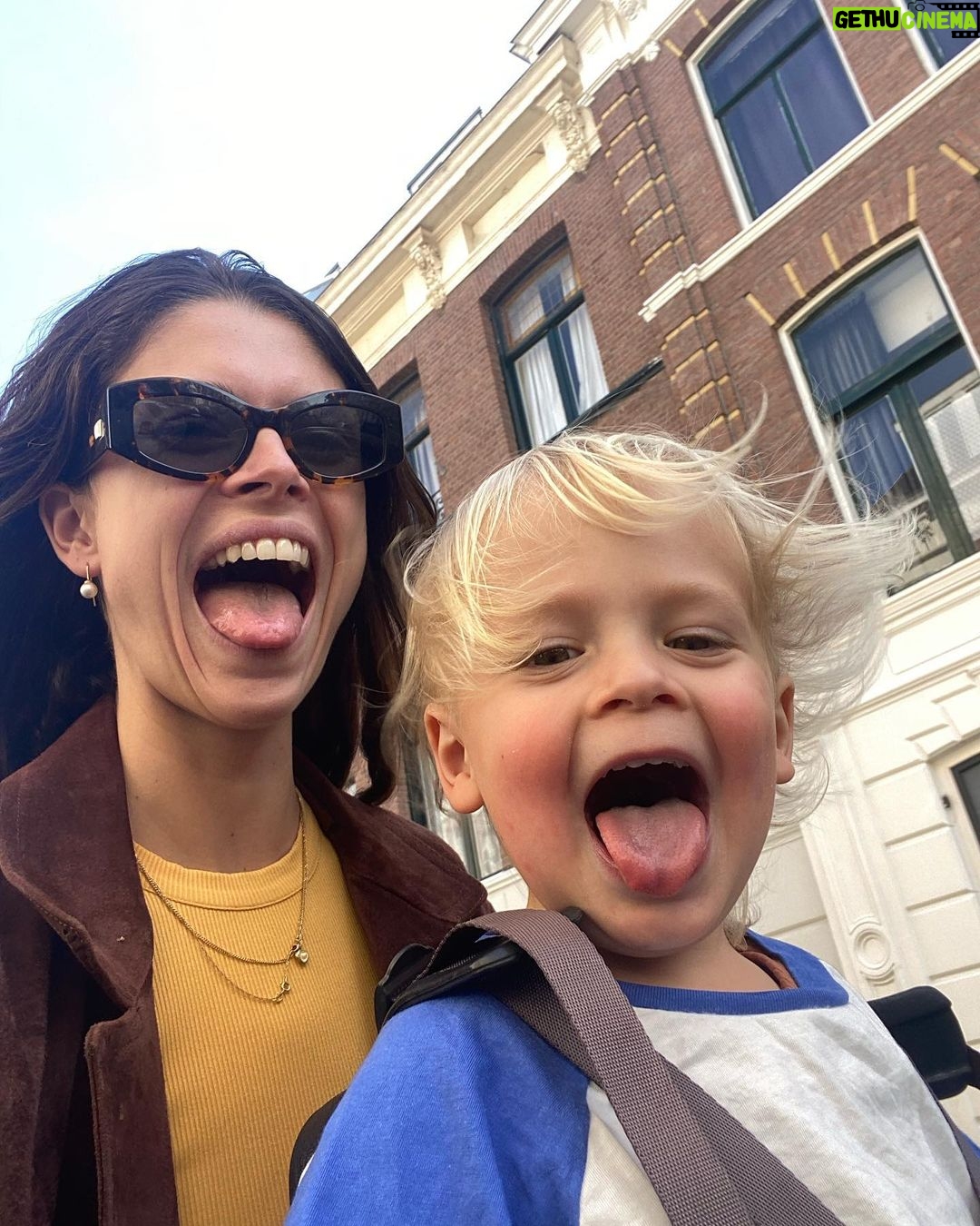 Bo Maerten Instagram - blij blij blij @florafilmtheater x @laak.bar begint weer vanaf vandaag ➡️ 10 dagen lang films, eten en drinken kom langs voor waar je maar ook zin in hebt :) tickets en reserveringen via link in bio