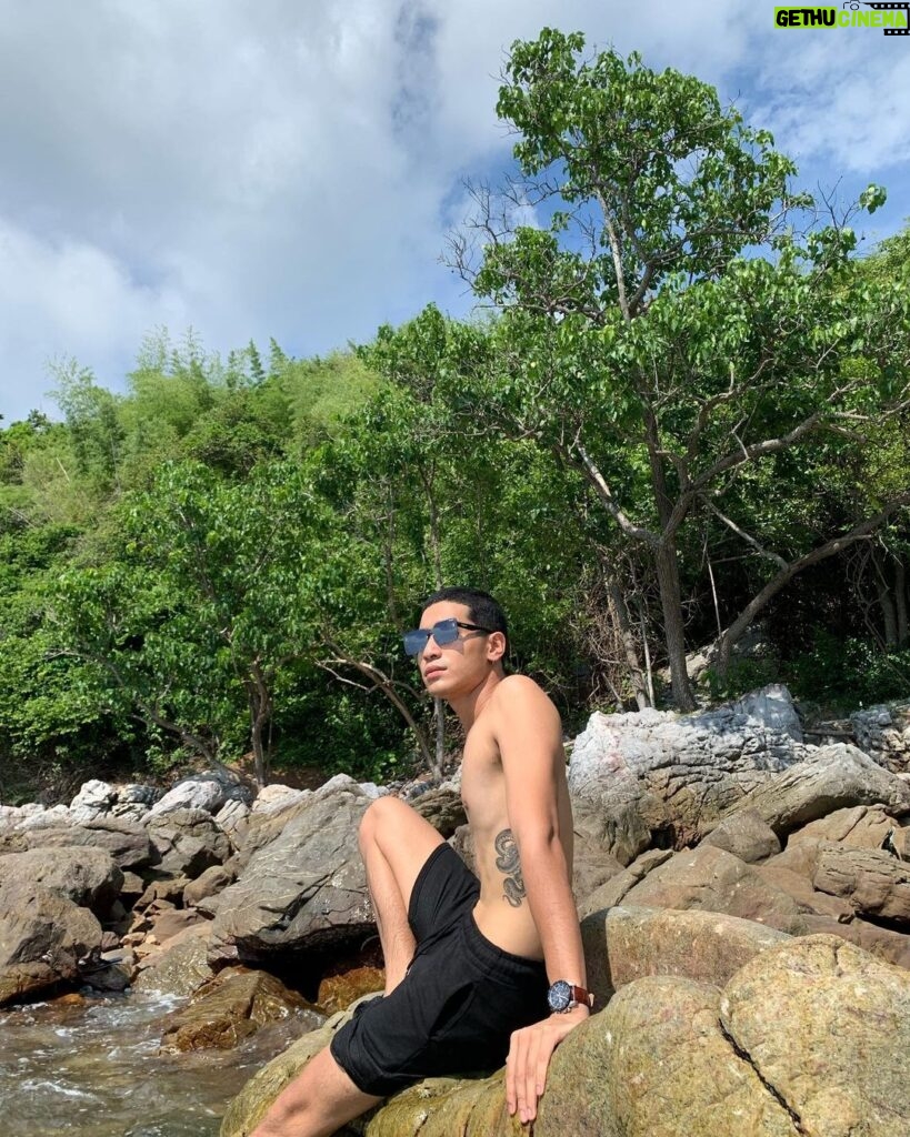 Boat Anakame Binsaman Instagram - ใกล้แล้ว ใกล้ตกจากหินแล้วว 😆🌊🌴
